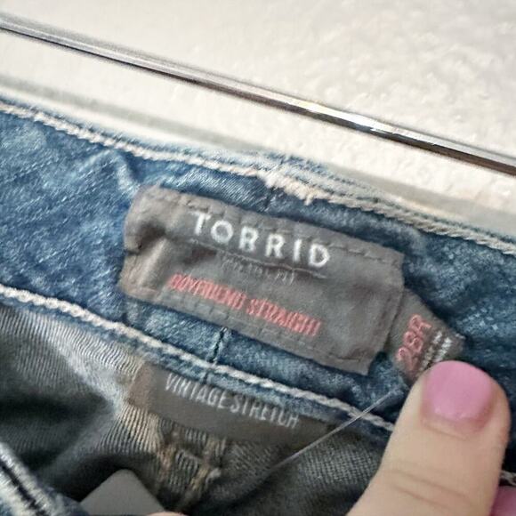 Torrid Boyfriend Straight Blue Jeans No Way Jose Distressing Plus Size 28 - New - Picture 6 of 11